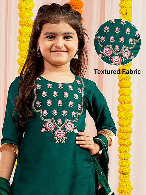 Girl's' Green Kurta Pyjama And Dupatta Set.